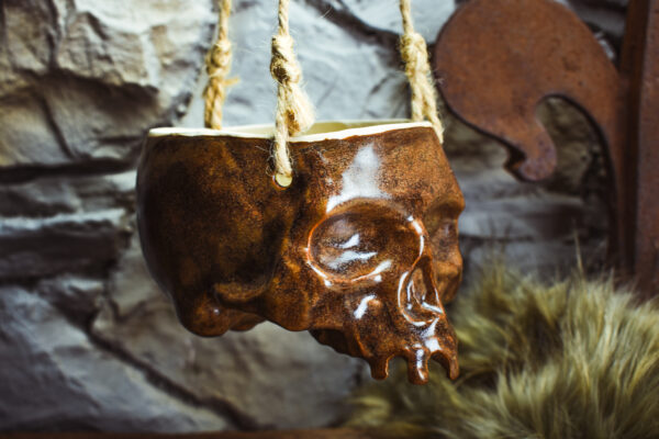 Medium size hanging skull plantpot brown matt - Image 4