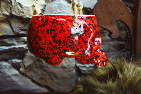 Medium size hanging skull plantpot shiny red and black spots - Image 5