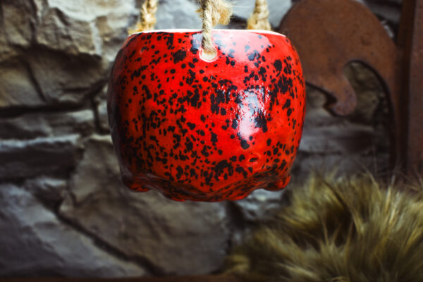 Medium size hanging skull plantpot shiny red and black spots - Image 3