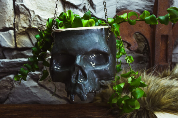 Large hanging skull plantpot matt black crackle effect