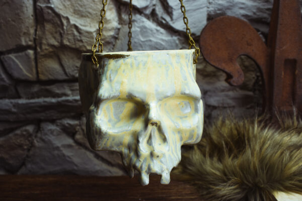 Large hanging skull plantpot matt beige yellow effect - Image 3