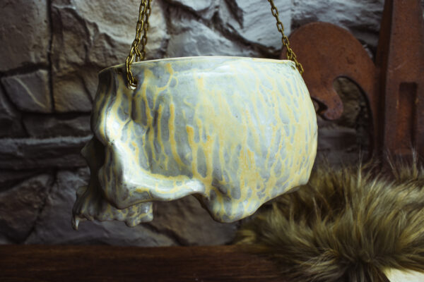 Large hanging skull plantpot matt beige yellow effect - Image 2