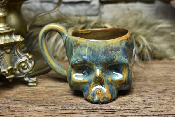 Skull mug brown blue effect glaze 1 - Image 4