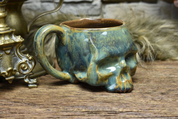 Skull mug brown blue effect glaze 3 - Image 4