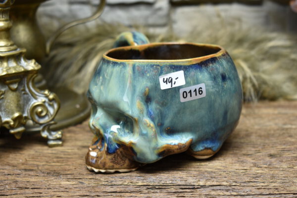 Skull mug brown blue effect glaze 6 - Image 4