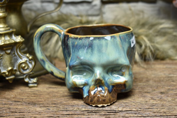 Skull mug brown blue effect glaze 6 - Image 3