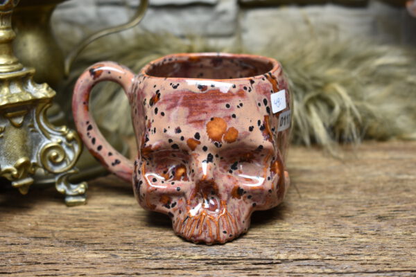Skull mug bordeaux black spots effect glaze 1