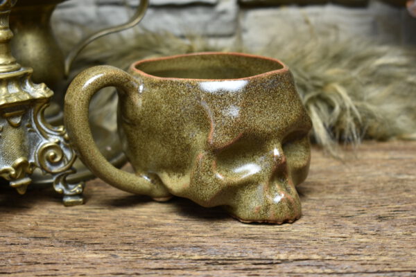 Skull mug brown matt glaze 2