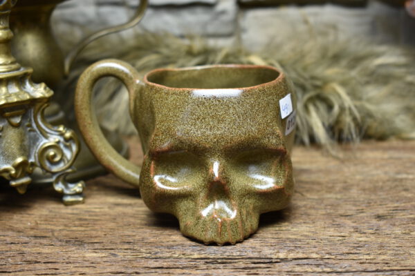 Skull mug brown matt glaze 3