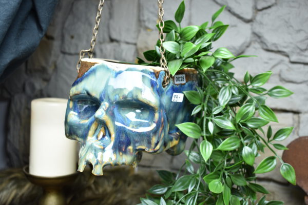 Large hanging skull plantpot brownblue effect glaze 1 - Image 4