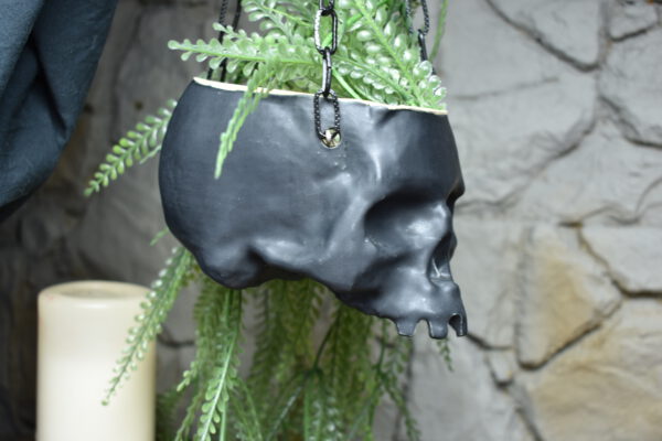 Medium size hanging skull plantpot black matt - Image 2