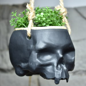 Small hanging skull plantpot black matt