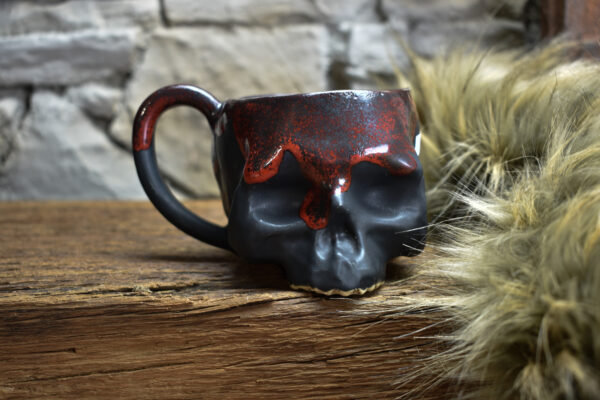 Skull mug black matt and red effect - Image 4