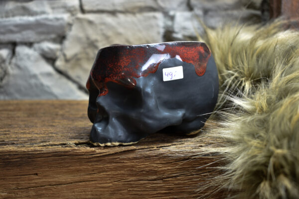 Skull mug black matt and red effect - Image 3