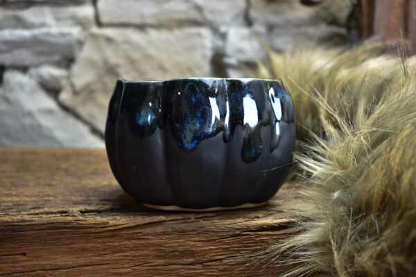 Pumpkin mug matt black and shine effect glaze - Image 5
