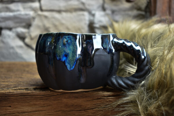 Pumpkin mug matt black and shine effect glaze - Image 4