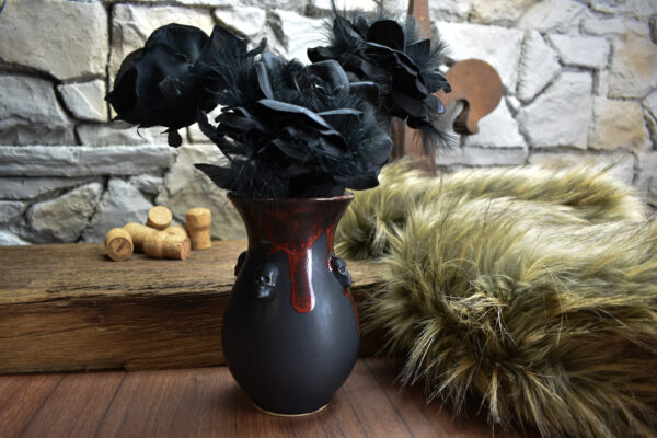Handmade small vase with skulls black matt and red effect - Image 2