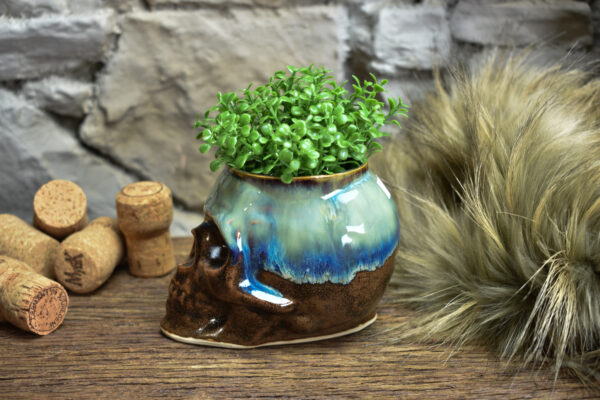 Small skull plantpot brown/blue effect glaze 2 - Image 4