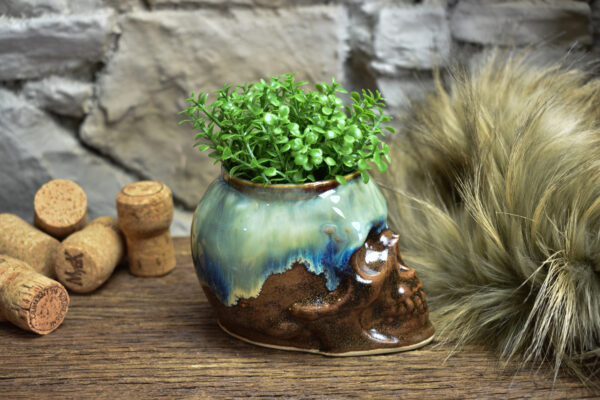 Small skull plantpot brown/blue effect glaze 2 - Image 2