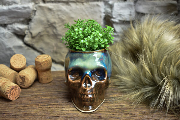 Small skull plantpot brown/blue effect glaze - Image 3