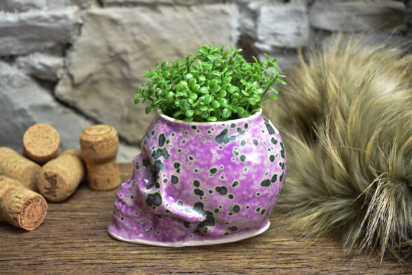 Small skull plantpot pink and green effect glaze - Image 2