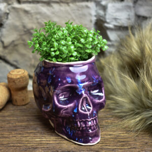 Small skull plantpot shiny purple