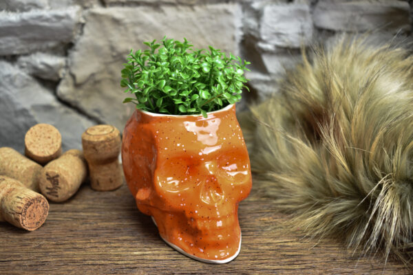 Small skull plantpot shiny orange - Image 2
