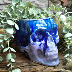 Big skull plantpot matt purple and shiny blue effect