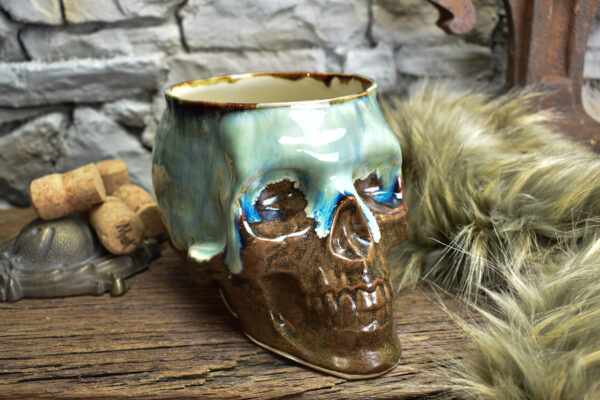 Big skull plantpot brown/blue effect glaze - Image 7