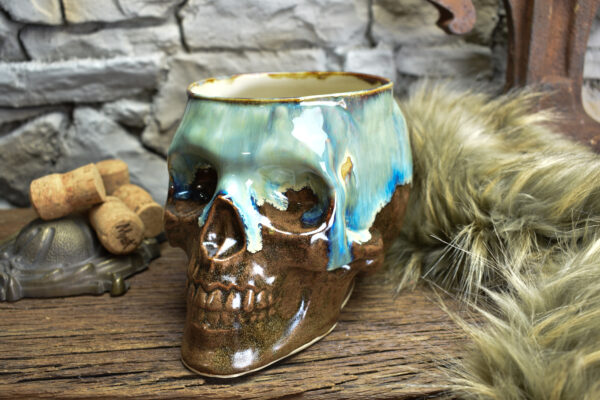 Big skull plantpot brown/blue effect glaze - Image 6