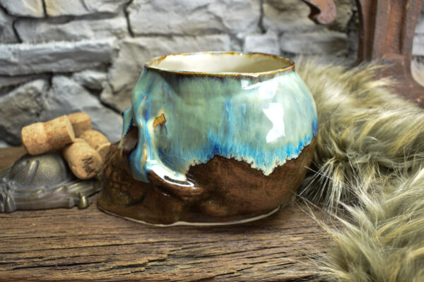 Big skull plantpot brown/blue effect glaze - Image 5