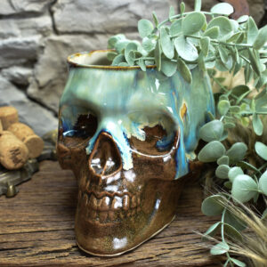 Big skull plantpot brown/blue effect glaze