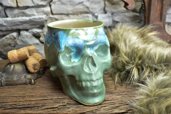 Big skull plantpot green matt and blue effect - Image 7