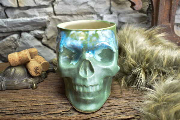 Big skull plantpot green matt and blue effect - Image 6