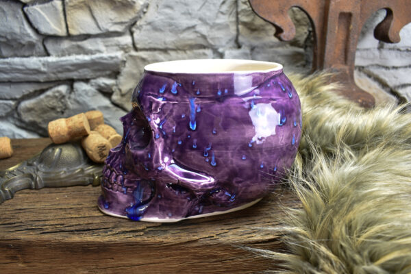 Big skull plantpot shiny purple - Image 6