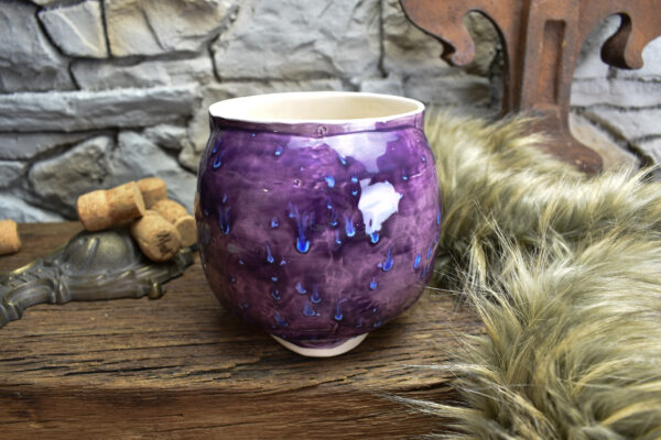 Big skull plantpot shiny purple - Image 5