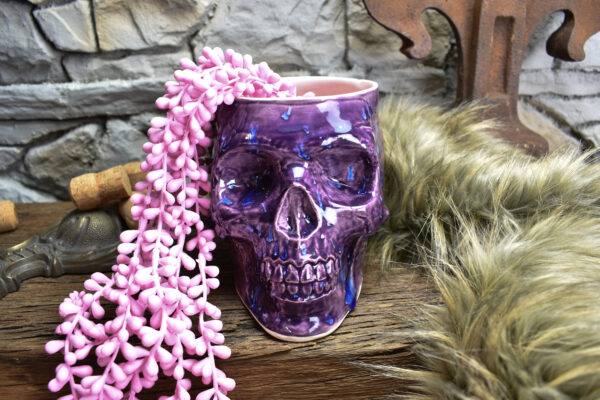 Big skull plantpot shiny purple