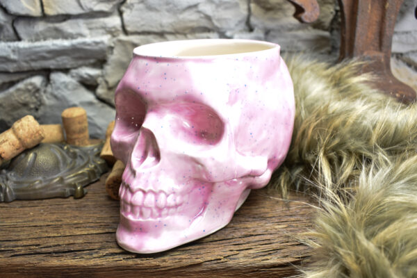 Big skull plantpot light pink with small spots - Image 6