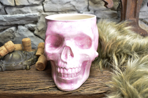 Big skull plantpot light pink with small spots - Image 5