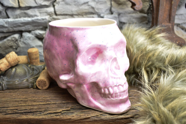 Big skull plantpot light pink with small spots - Image 4