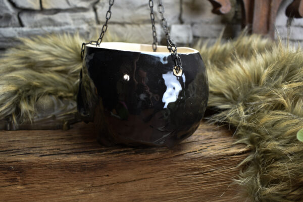 Medium size hanging skull plantpot shiny black - Image 4