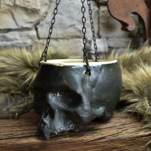 Medium size hanging skull plantpot black matt with crack effect