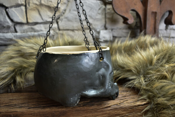 Medium size hanging skull plantpot black matt with crack effect - Image 3