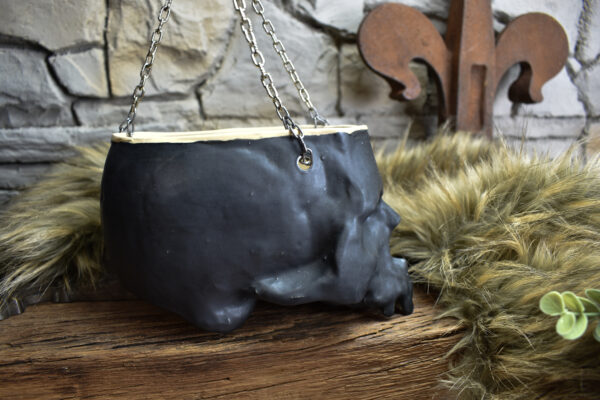 Large hanging skull plantpot black matt - Image 6