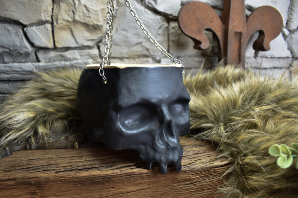 Large hanging skull plantpot black matt