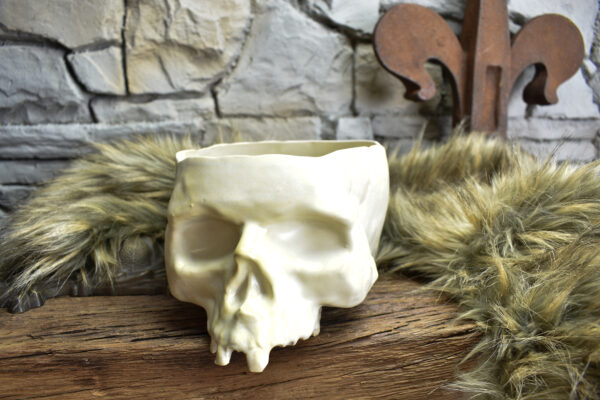 Large skull plantpot matt white - Image 2