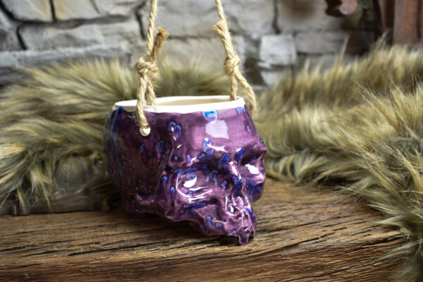 Small hanging skull plantpot shiny purple