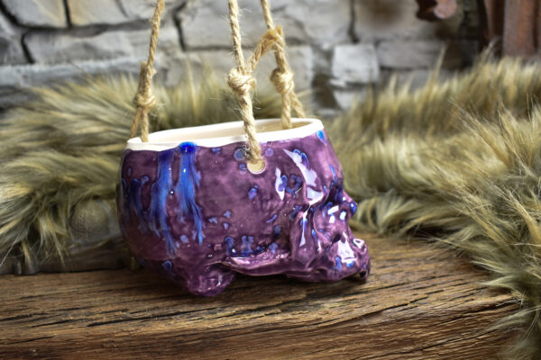 Small hanging skull plantpot shiny purple - Image 4