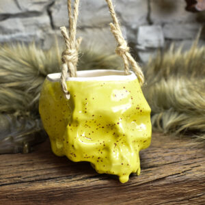 Small hanging skull plantpot yellow with small dots