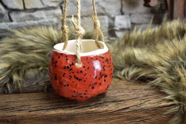 Small hanging skull plantpot red with black dots - Image 3
